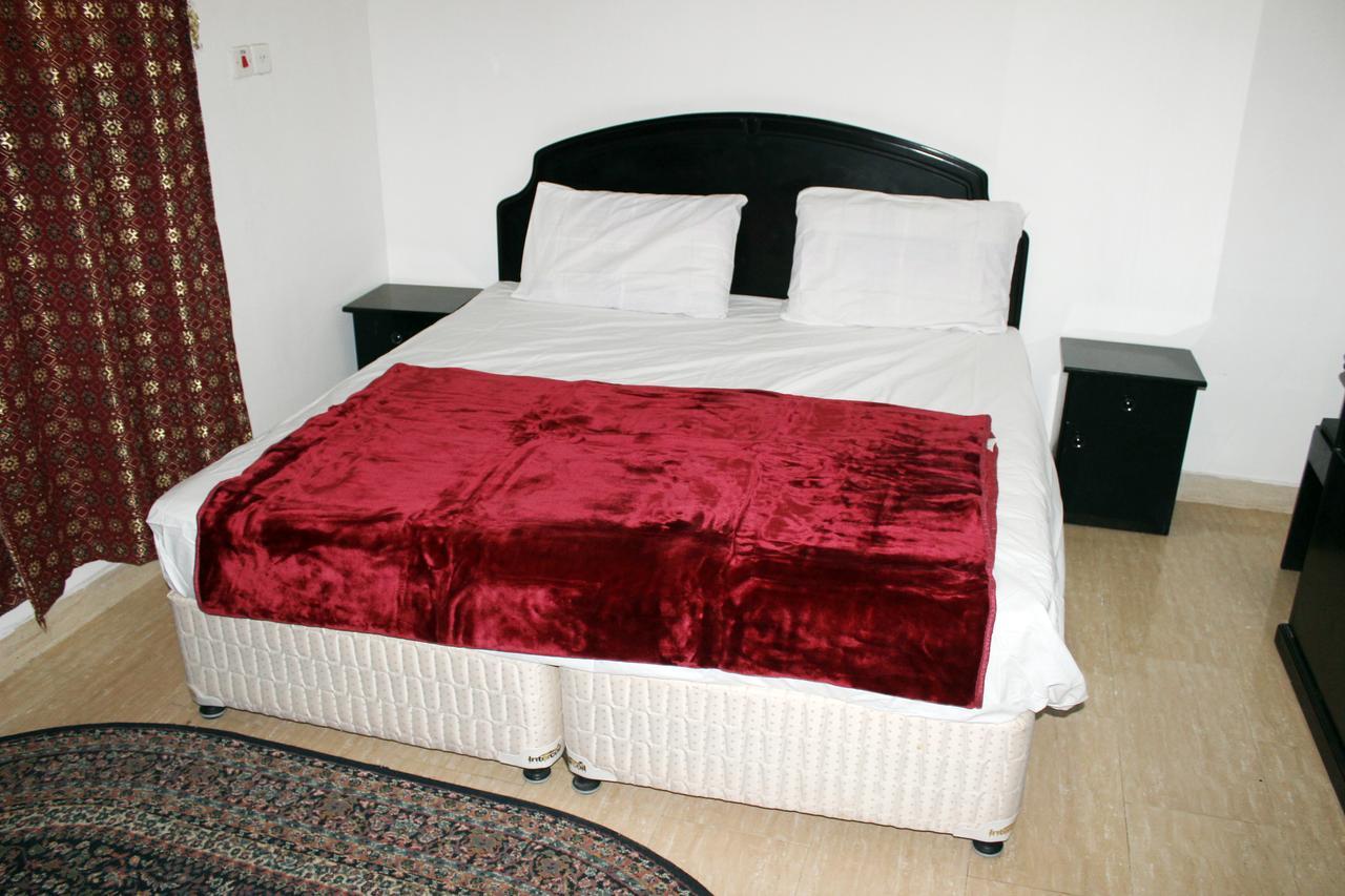 Al Eairy Apartments Alqaseem 3 버레이다 외부 사진